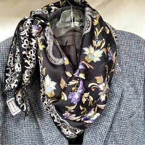 Gianni Versace Silk Floral paisley vintage Scarf Shawl Wrap Neckerchief